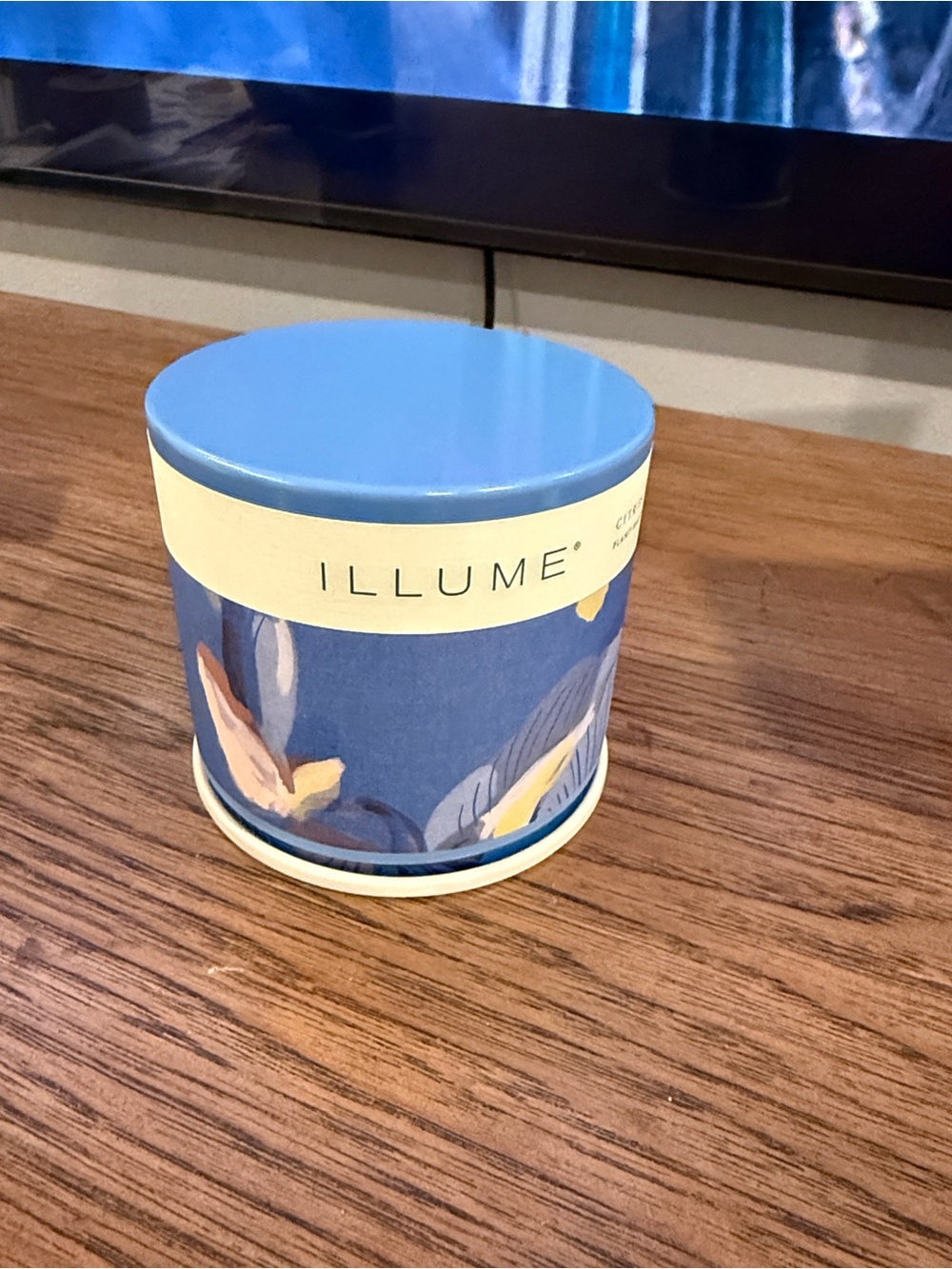 Illume Citrus Crush Voluspa Blue Floral Decorative Candle Demi Tin and Top - Picture 7 of 8
